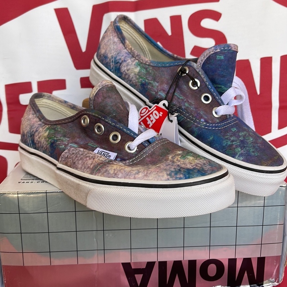Vans Authentic
(MoMA) Claude Monet
VNOA2Z5118H
WMNS sneakers - Picture 6 of 16